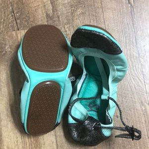 Mint Green Yosi Samra flats. Size 8, NWOT